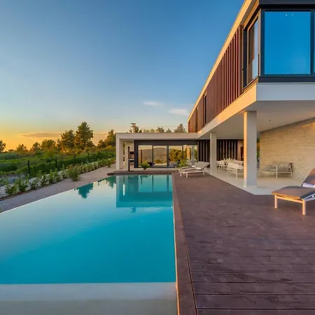 Villa Luxury Sunray 1 *